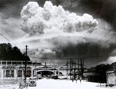 De Hiroshima-Atoombom: Een Wendepunt in de Tweede Wereldoorlog en een Herinnering aan de Vernietigende Kracht van Kernwapens